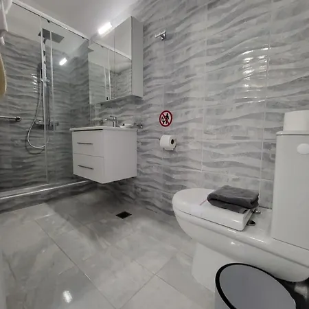 Liogerma 2* Adamantas (Milos)