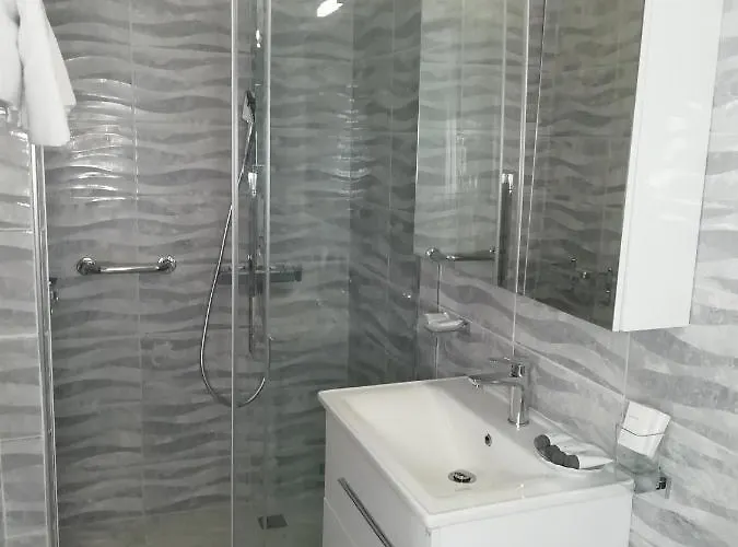 Liogerma Adamantas (Milos)