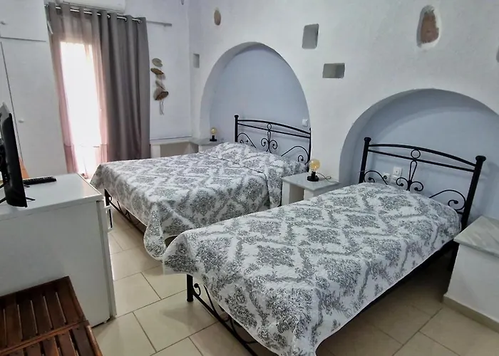 Liogerma 2* Adamantas (Milos)