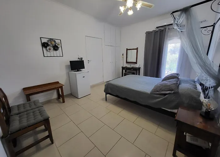 Liogerma Adamantas (Milos)