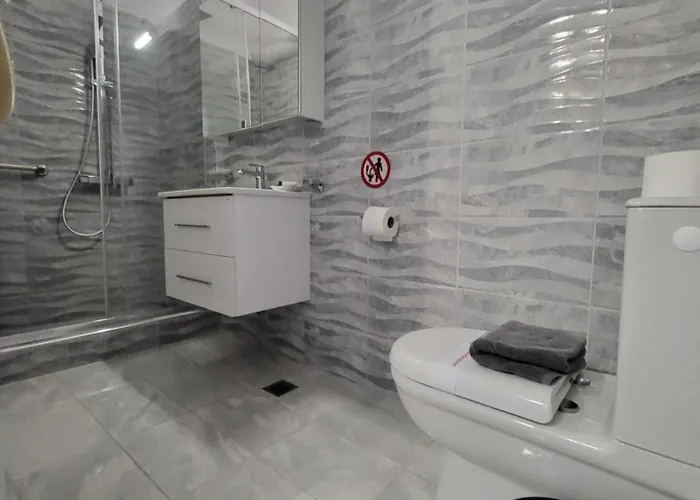 Liogerma 2* Adamantas (Milos)