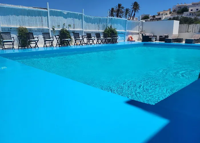 Liogerma Adamantas (Milos)